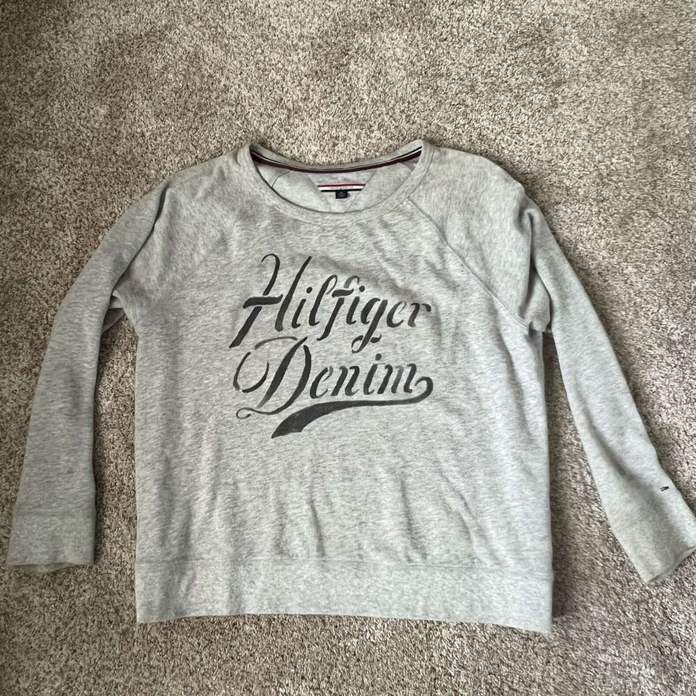 Tommy Hilfiger
Hilfiger Denim crewneck sweatshirt